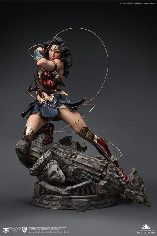 QUEEN STUDIO - WONDER WOMAN (POLYSTONE)