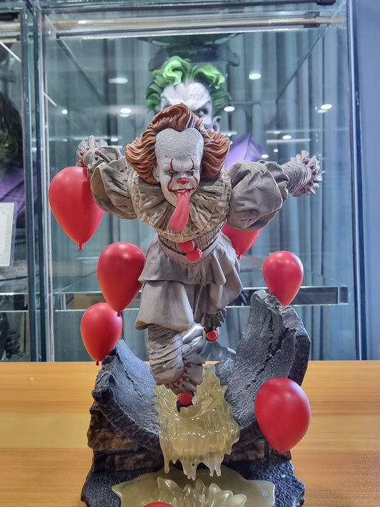 IRON STUDIO - PENNYWISE DELUXE ART SCALE IT CHAPTER 2 (Polystone)