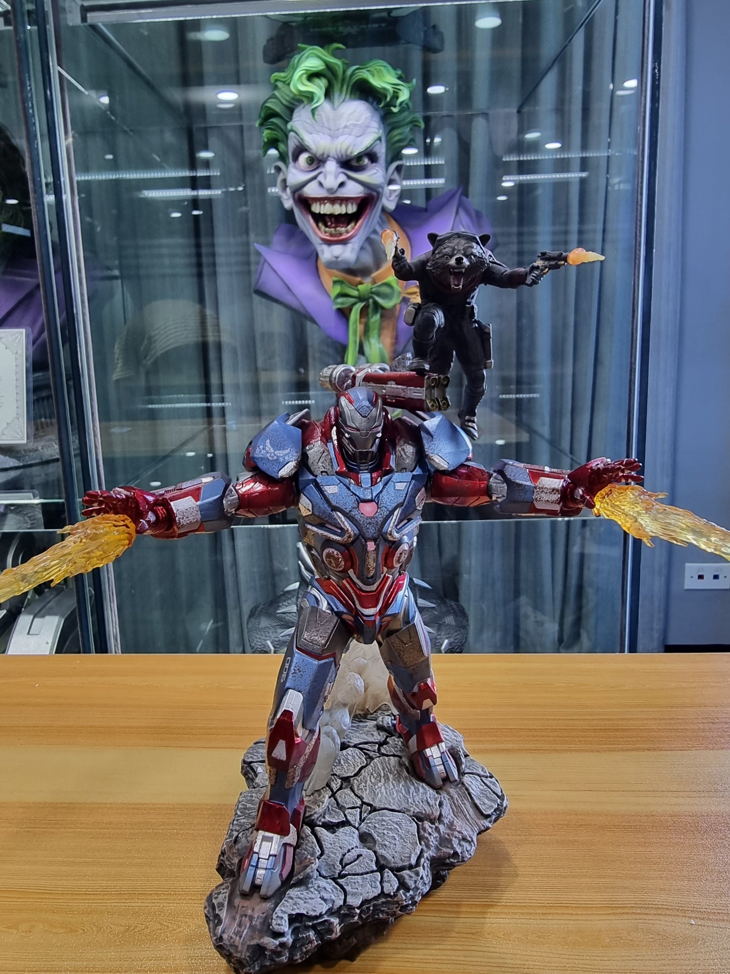 IRON PATRIOT & ROCKET BDS ART SCALE AVENGERS ENDGAME (Polystone)