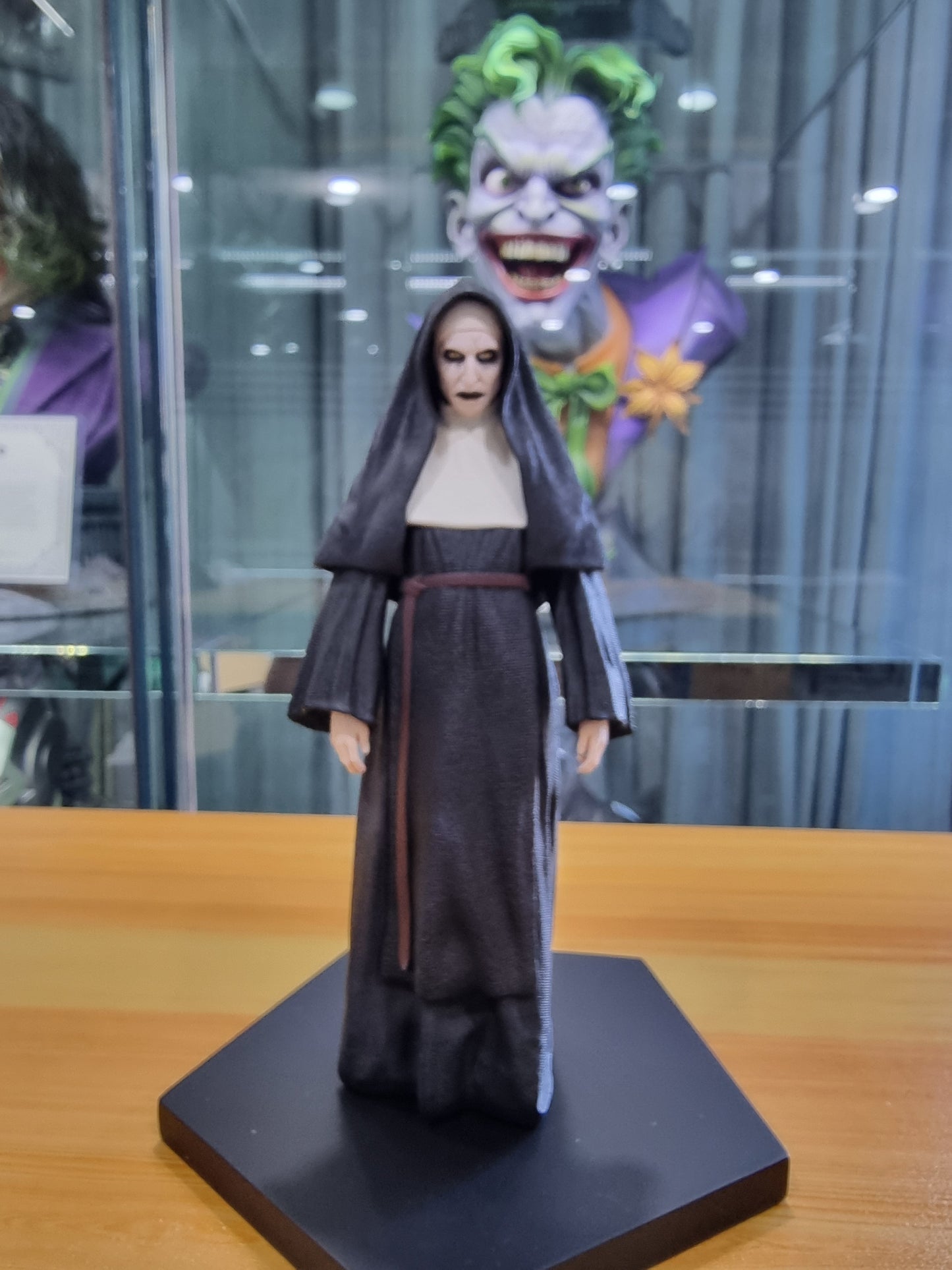 IRON STUDIO - THE NUN - REGULAR VERSION (Polystone)