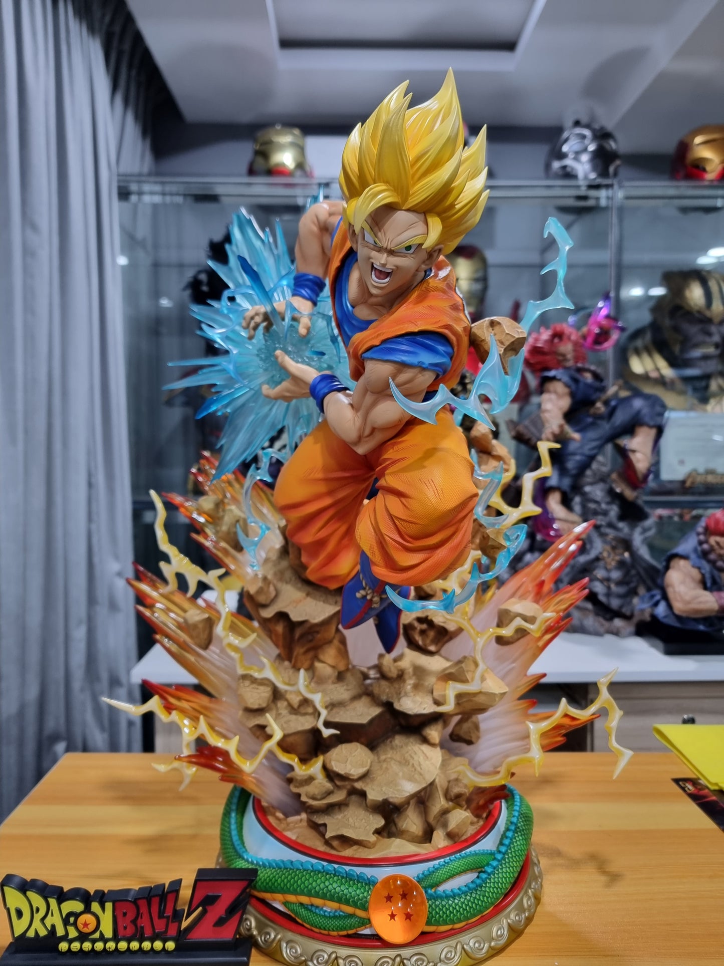 SUPER SAIYAN SON GOKU DELUXE BONUS (Polystone)