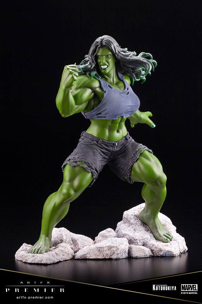 SHE HULK ARTFX PREMIER (PVC)