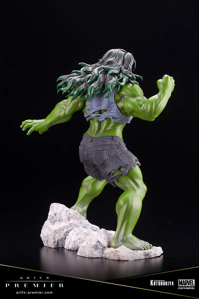 SHE HULK ARTFX PREMIER (PVC)