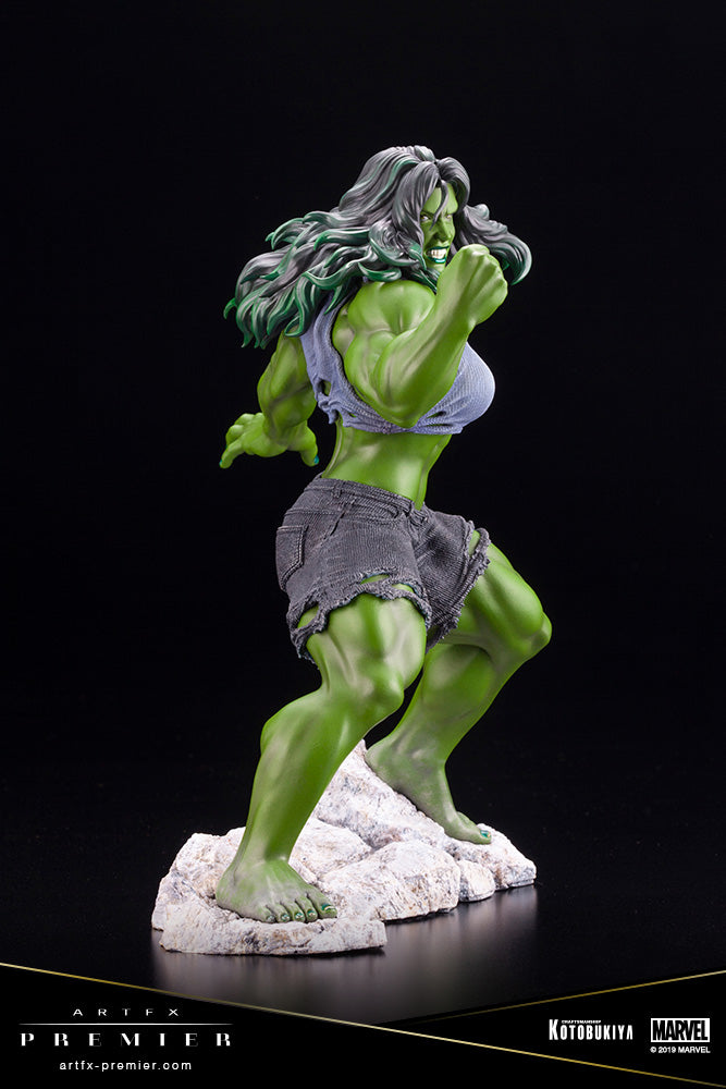 SHE HULK ARTFX PREMIER (PVC)