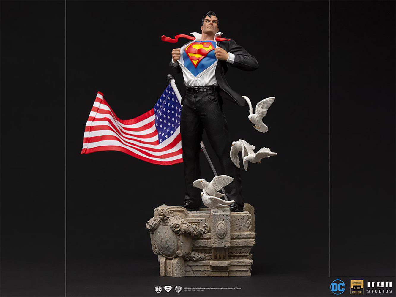 IRON STUDIO - SUPERMAN CLARK KENT DELUXE STATUE - DC COMICS ART SCALE (Polystone)(DC)